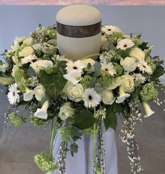 Décors d’Urne Fleuris à Paris 4e Arrondissement par Fleurs d’Auteuil