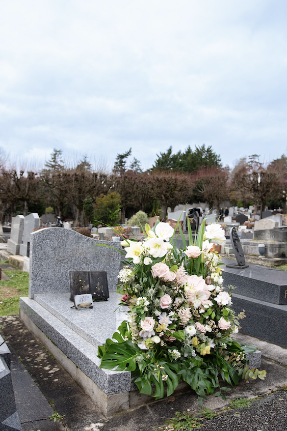 Devants de Tombe Fleuris à Paris 15e Arrondissement par Fleurs d’Auteuil