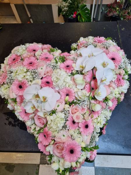 Découvrez nos Coeurs de fleurs pour les obsèques