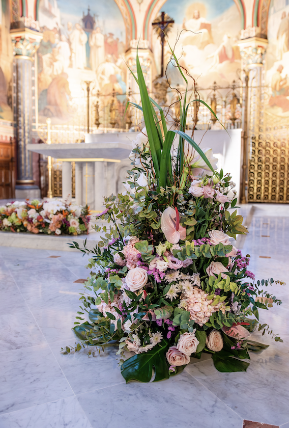 Coussins Coniques de Fleurs pour les Obsèques à Paris 8e Arrondissement - Fleurs d'Auteuil