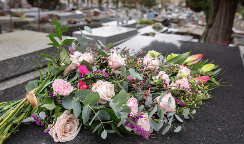 Gerbes à la Main pour Obsèques à Paris 8e