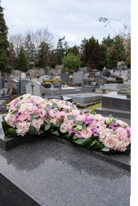 Croix de Fleurs pour les Obsèques à Paris 9e Arrondissement - Fleurs d'Auteuil