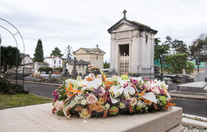 Dessus de Cercueil à Paris 2e - Fleurs d'Auteuil