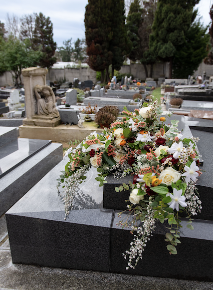 Dessus de Cercueil à Paris 5e - Fleurs d'Auteuil