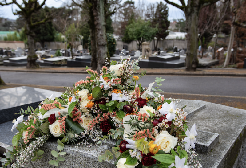 Dessus de Cercueil à Paris 10e - Fleurs d'Auteuil