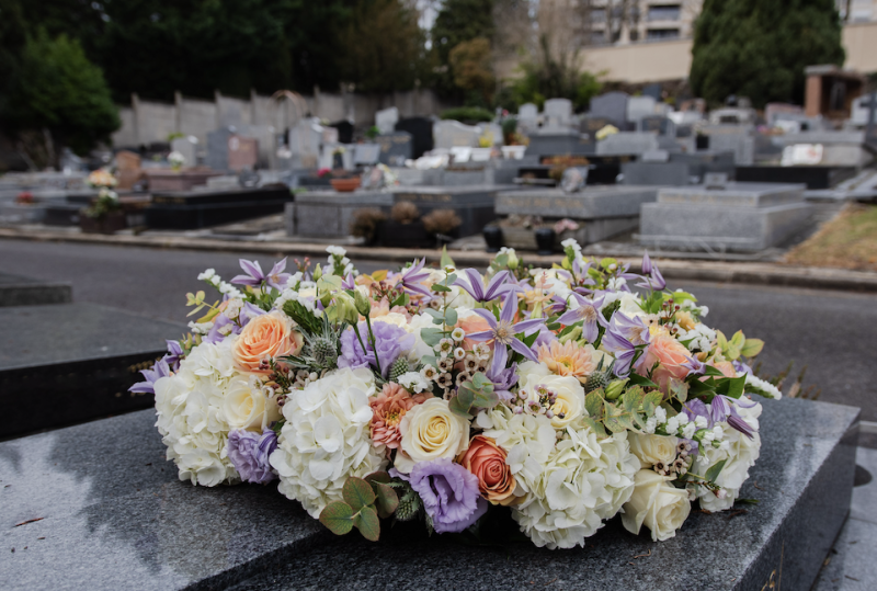 Couronnes de fleurs pour les obsèques – Livraison à Levallois-Perret