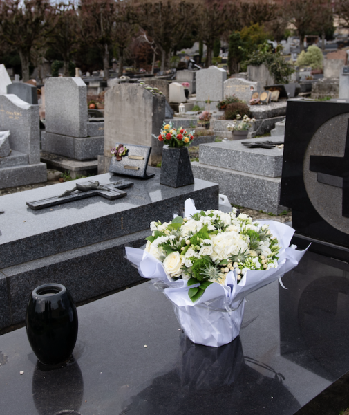 Acheter un bouquet de fleurs coupées en seau pour un enterrement à Boulogne Billancourt dans les Hauts de Seine