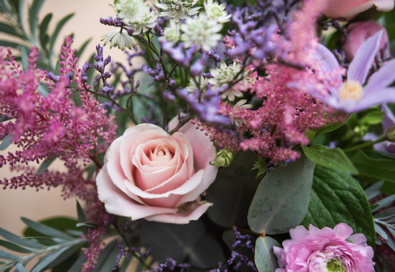 Pétales de Rose pour Obsèques à Paris 12e - Fleurs d'Auteuil