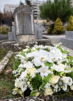 Notre zone d'activité pour ce service Compositions florales de fleurs blanches et rose pour funérailles 